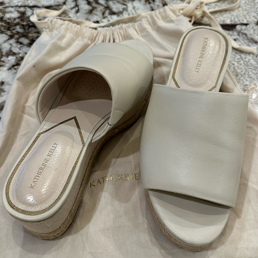 Katherine Kelly 6.5 M White Sandal with bag.